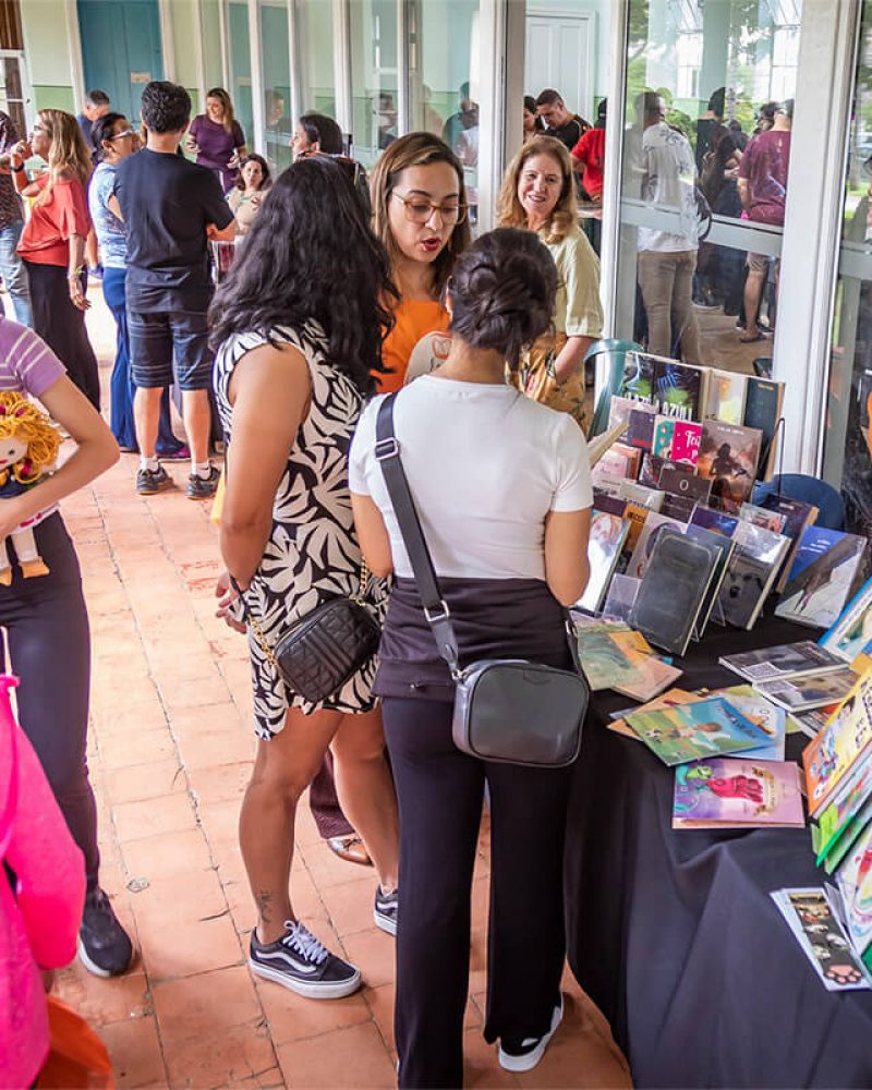 feirinha de livregrafia no parque